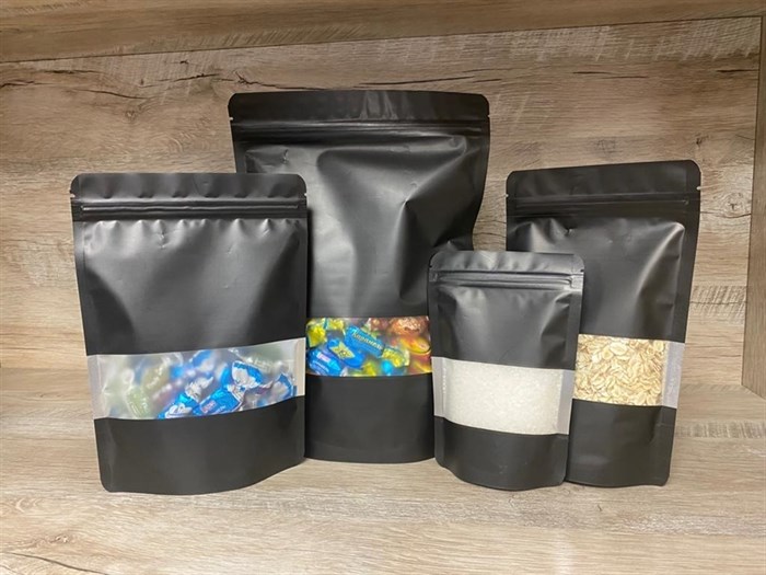 (ОТ 500шт) Пакет дой-пак ЧЕРНЫЙ зип-лок 140*200мм с окном 777018-1